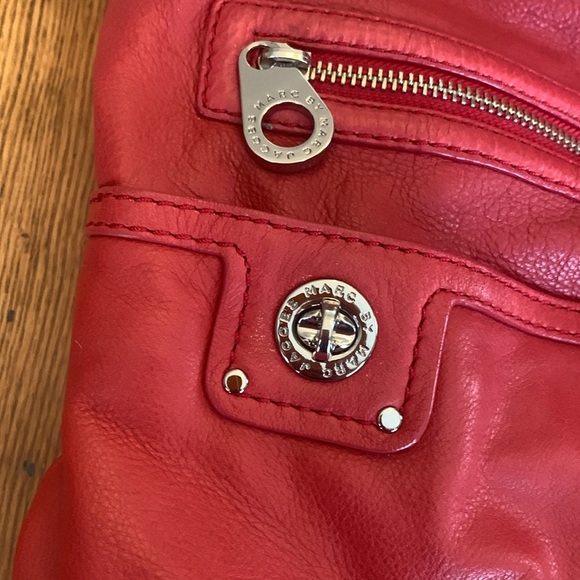Marc by Marc Jacobs red Stylish Leather Women's Bag hobo bag shoulder bag - Picture 2 of 13